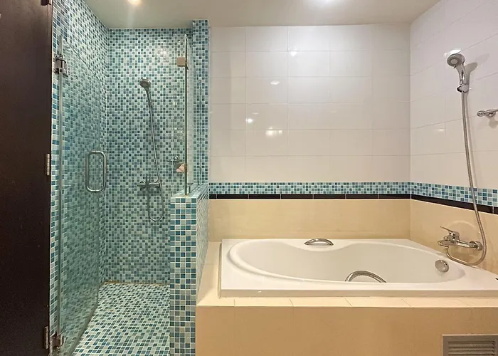 5 Mins To Bts L Large 75 Sqm L Pool And Sauna